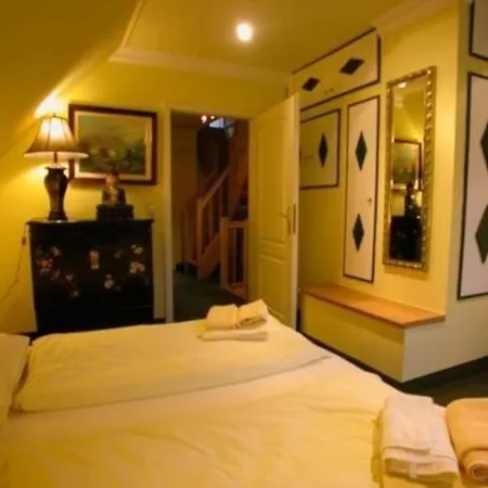 Haus Komoran بيت للعطل Groß Zicker